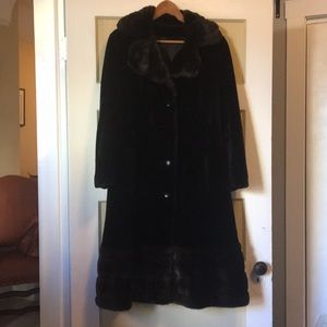 Vintage fitted faux fur coat